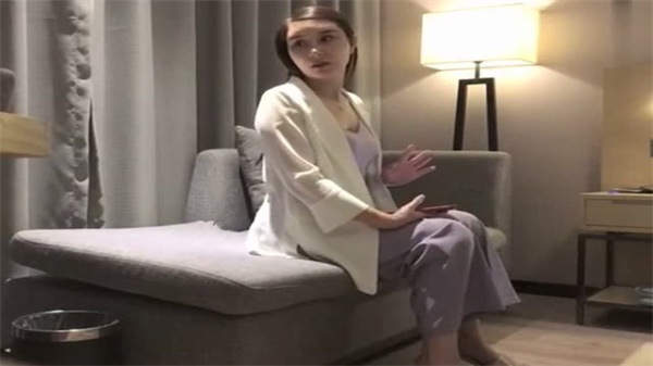 隆重登场！全国探花极品骚妞为男爵口爆舔肛，高端男主专属盛宴